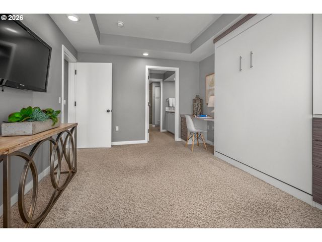 2445 Nw WESTOVER Rd 414, Portland, OR 97210