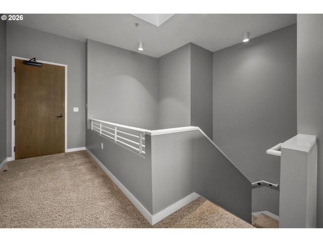 2445 Nw WESTOVER Rd 414, Portland, OR 97210