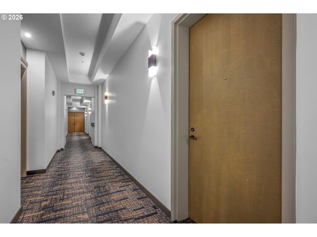 2445 Nw WESTOVER Rd 414, Portland, OR 97210