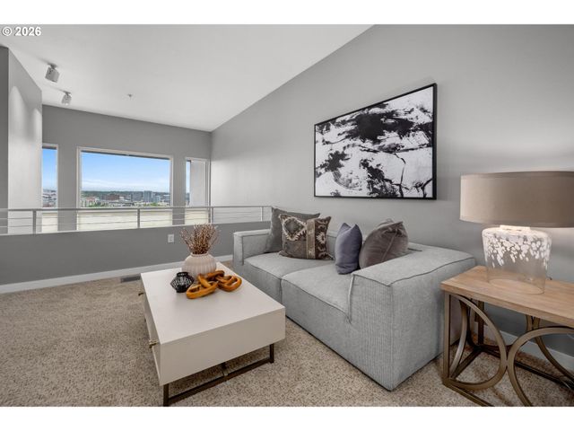 2445 Nw WESTOVER Rd 414, Portland, OR 97210