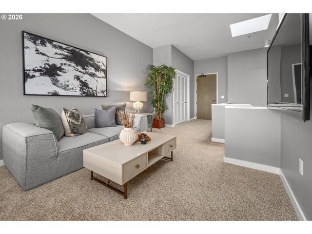 2445 Nw WESTOVER Rd 414, Portland, OR 97210