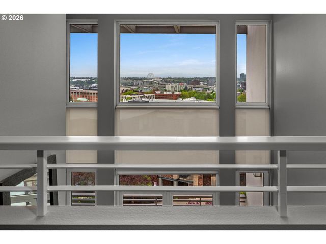 2445 Nw WESTOVER Rd 414, Portland, OR 97210