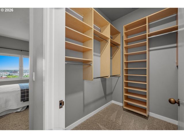 2445 Nw WESTOVER Rd 414, Portland, OR 97210