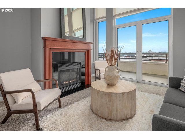 2445 Nw WESTOVER Rd 414, Portland, OR 97210