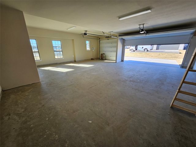 280 Redwood Circle, Trenton, TX 75490