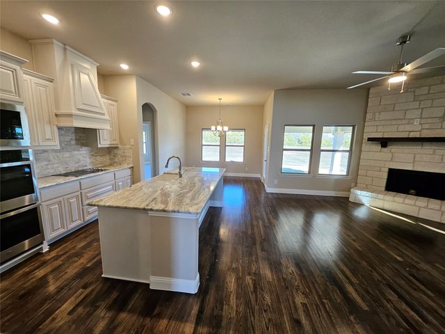 280 Redwood Circle, Trenton, TX 75490