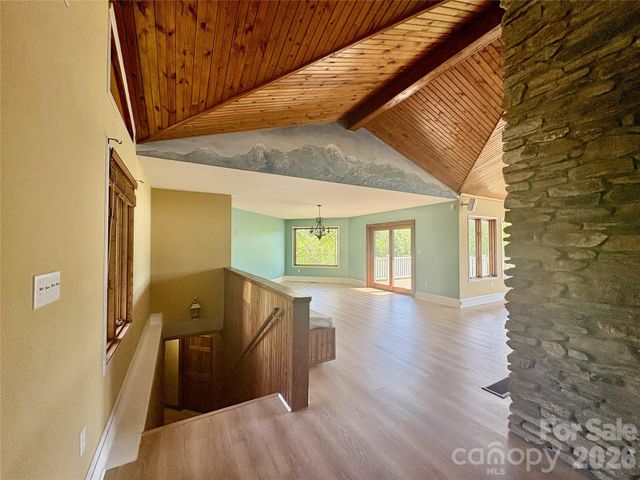 377 Upper Grassy Branch Road, Asheville, NC 28805
