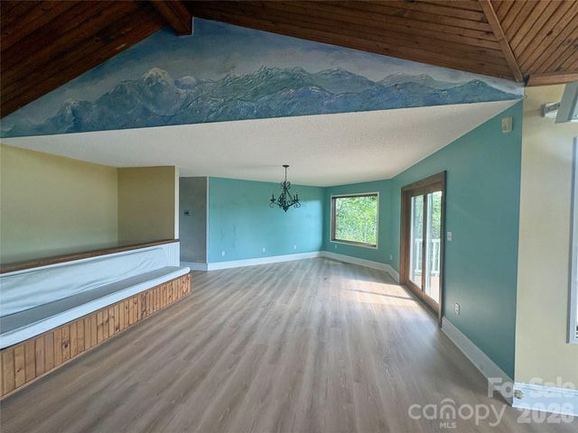 377 Upper Grassy Branch Road, Asheville, NC 28805