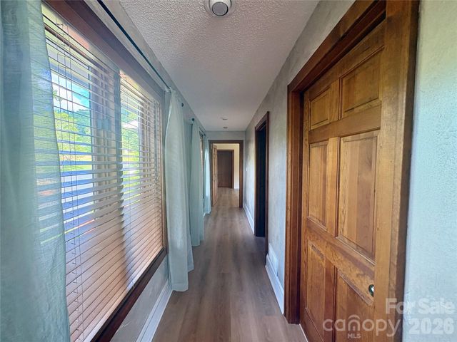 377 Upper Grassy Branch Road, Asheville, NC 28805