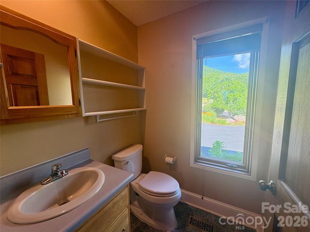 377 Upper Grassy Branch Road, Asheville, NC 28805