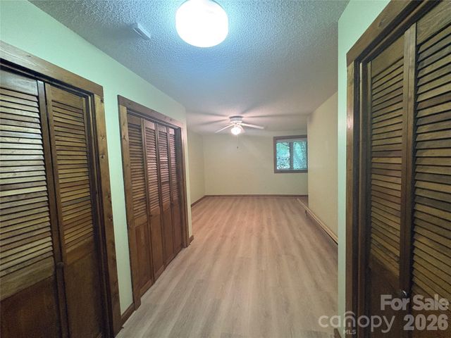 377 Upper Grassy Branch Road, Asheville, NC 28805
