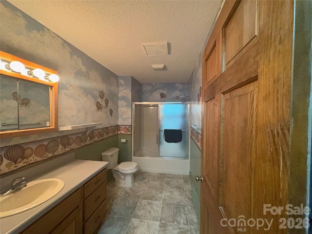 377 Upper Grassy Branch Road, Asheville, NC 28805