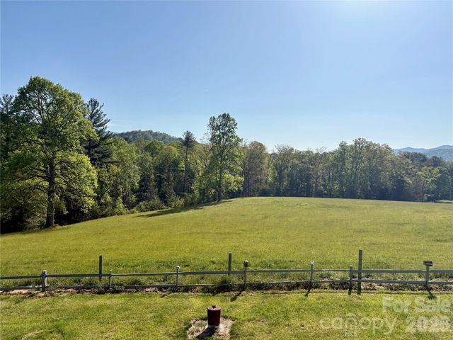 377 Upper Grassy Branch Road, Asheville, NC 28805