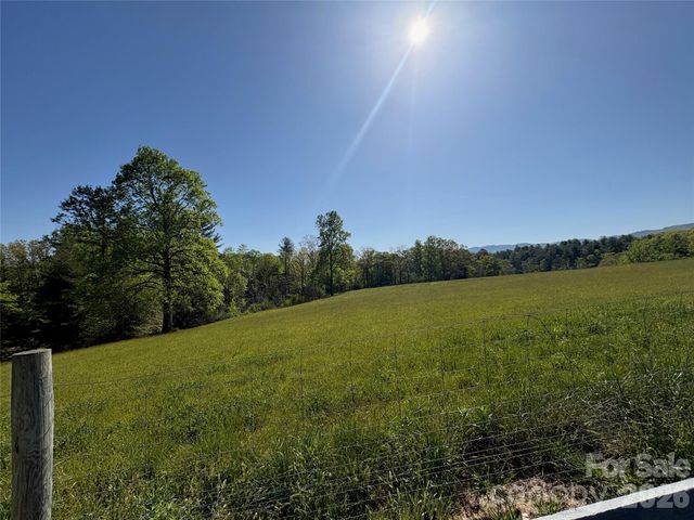 377 Upper Grassy Branch Road, Asheville, NC 28805