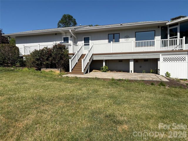 377 Upper Grassy Branch Road, Asheville, NC 28805