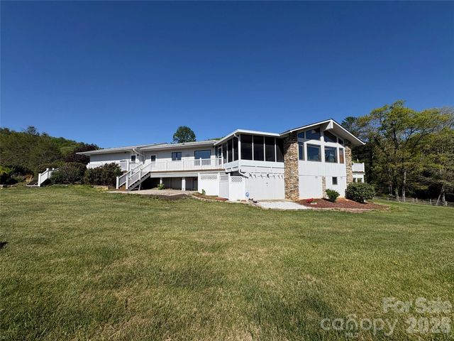 377 Upper Grassy Branch Road, Asheville, NC 28805