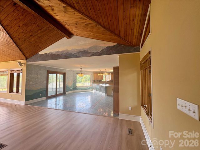 377 Upper Grassy Branch Road, Asheville, NC 28805