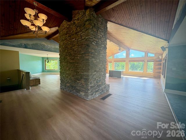 377 Upper Grassy Branch Road, Asheville, NC 28805