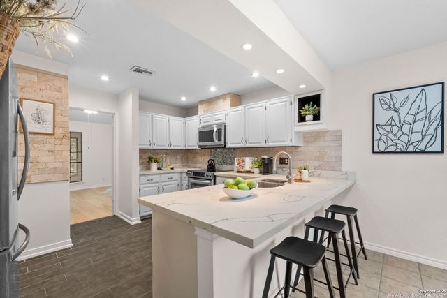 3605 Hidden Dr Apt C4, San Antonio, TX 78217