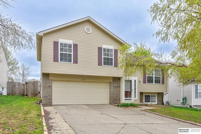 17849 Olive Street, Omaha, NE 68136