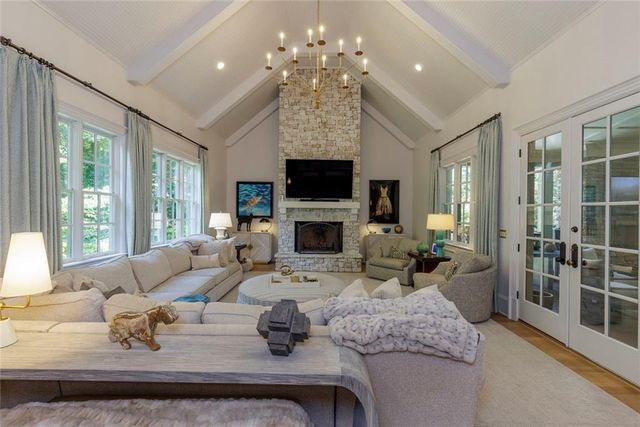 705 Langford Lane NW, Sandy Springs, GA 30327