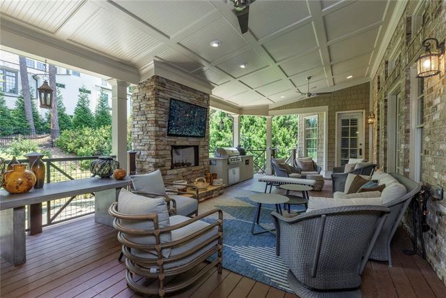 705 Langford Lane NW, Sandy Springs, GA 30327