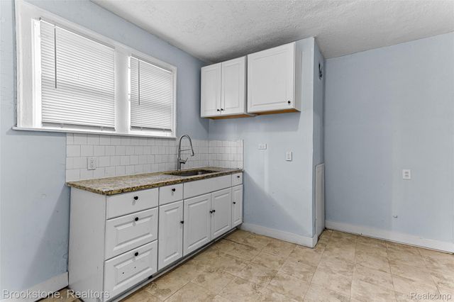 14814 Sussex Street, Detroit, MI 48227