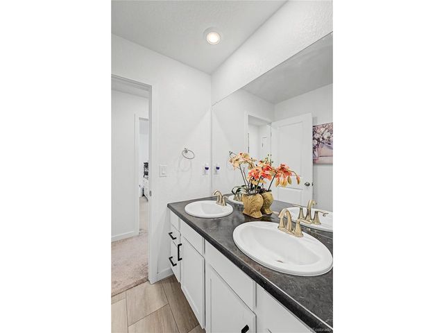 24781 E Tennessee Ave, Aurora, CO 80018