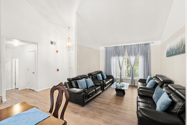 5001 Hari Gopal Way, Sacramento, CA 95823