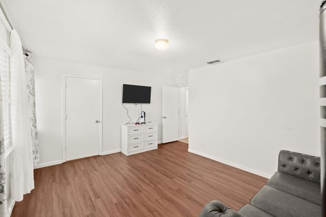 5001 Hari Gopal Way, Sacramento, CA 95823