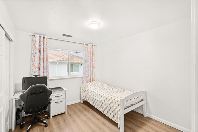 5001 Hari Gopal Way, Sacramento, CA 95823