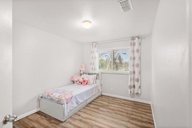 5001 Hari Gopal Way, Sacramento, CA 95823