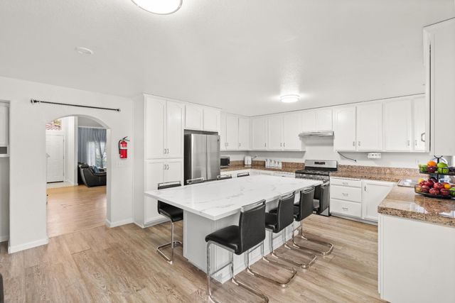 5001 Hari Gopal Way, Sacramento, CA 95823