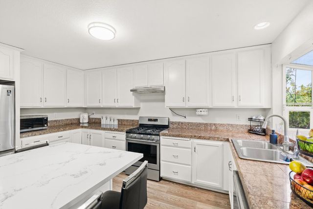 5001 Hari Gopal Way, Sacramento, CA 95823