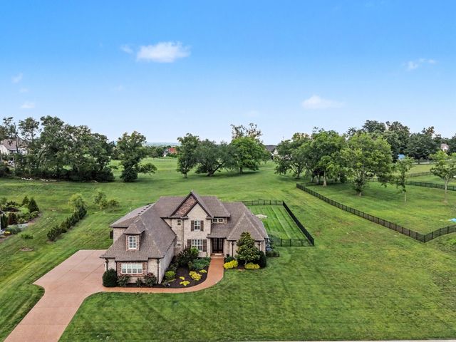 98 Mulberry Grv, Gallatin, TN 37066