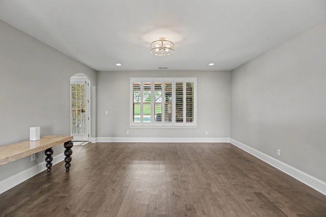 98 Mulberry Grv, Gallatin, TN 37066