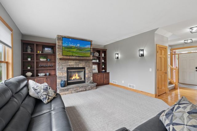 10828 Jersey Circle N, Brooklyn Park, MN 55445