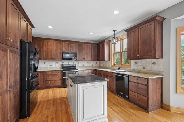 10828 Jersey Circle N, Brooklyn Park, MN 55445