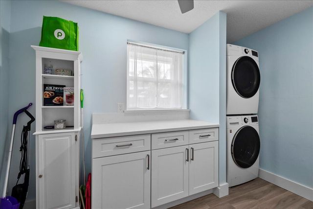 1520 Treemont Avenue, Jupiter, FL 33469