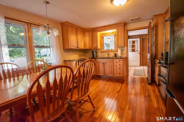 125 Country Lane, Bristol, CT 06010