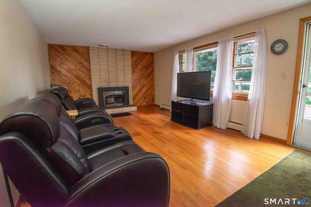 125 Country Lane, Bristol, CT 06010