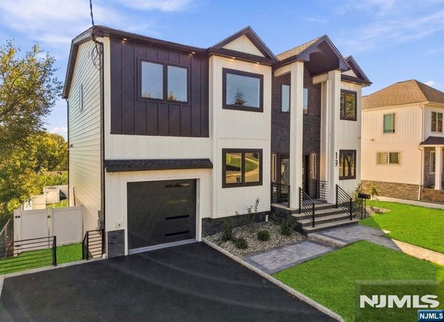 19 Mayfair Place, Clifton, NJ 07013