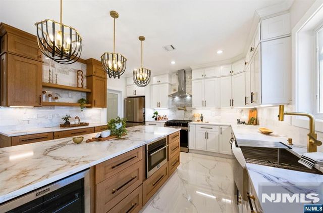 19 Mayfair Place, Clifton, NJ 07013