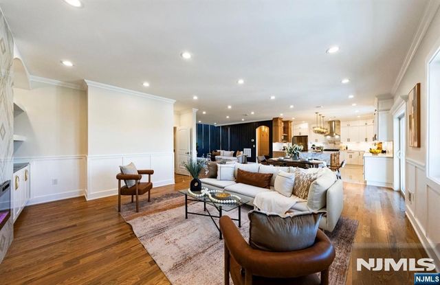 19 Mayfair Place, Clifton, NJ 07013