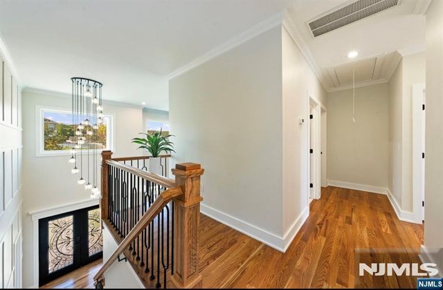 19 Mayfair Place, Clifton, NJ 07013