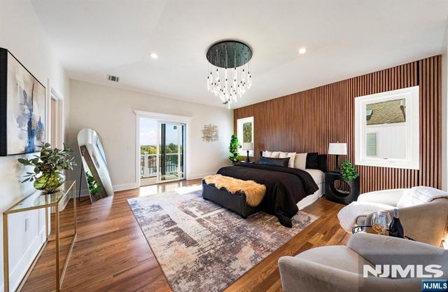 19 Mayfair Place, Clifton, NJ 07013
