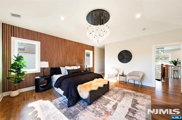 19 Mayfair Place, Clifton, NJ 07013