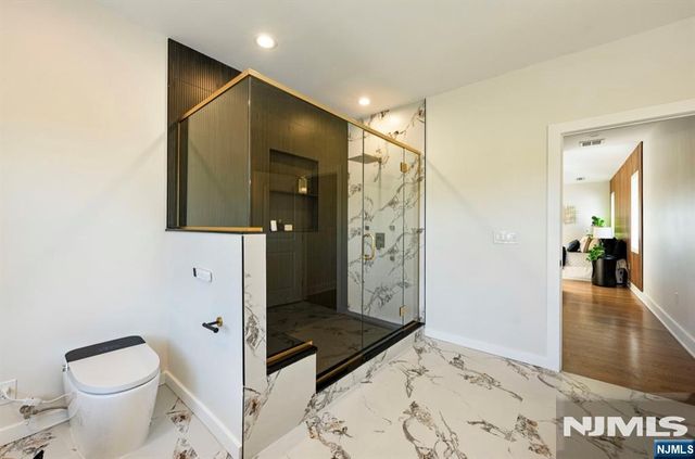 19 Mayfair Place, Clifton, NJ 07013