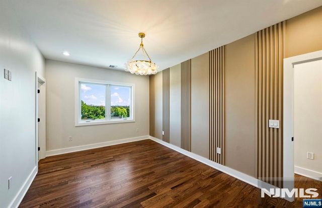 19 Mayfair Place, Clifton, NJ 07013