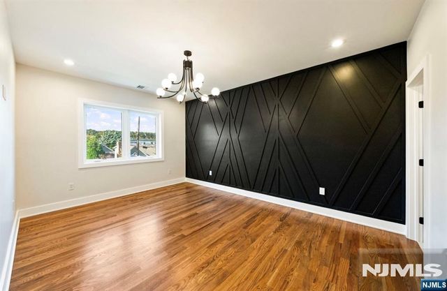19 Mayfair Place, Clifton, NJ 07013